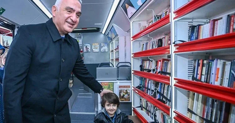Bakan Ersoy duyurdu: Kütüphanelerde yıl sonu kullanıcı hedefi 39 milyonun üzerinde