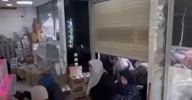 Çeyiz mağazası açılışında izdiham Bursa Haberleri