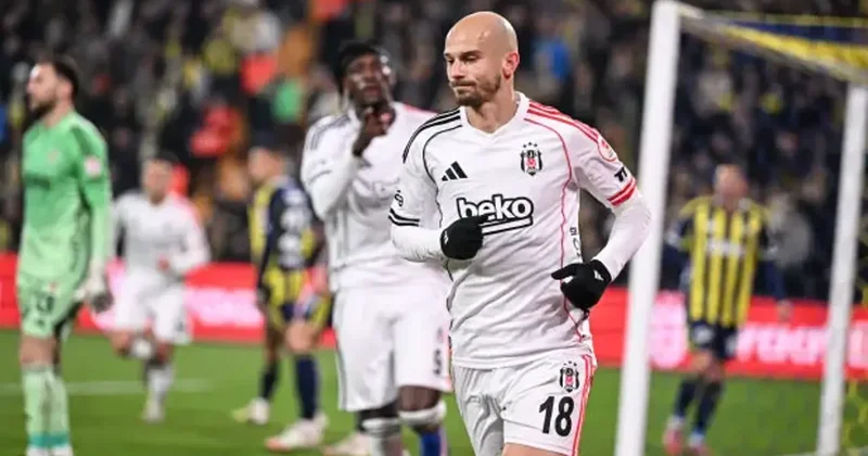 Fenerbahçe ye 90+1 darbesi! Beşiktaş, Kadıköy de uçuşa geçti