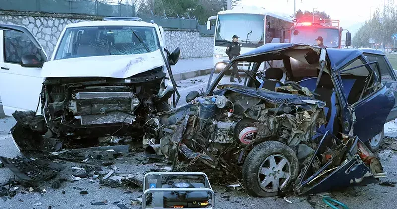 Ağabeyi ve kuzeninin öldüğü kazada yaralanan Hamit, yaşam savaşını yitirdi
