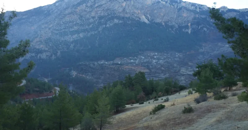 Bu köyde güneş 12:30 da doğuyor, 15:30 da batıyor!