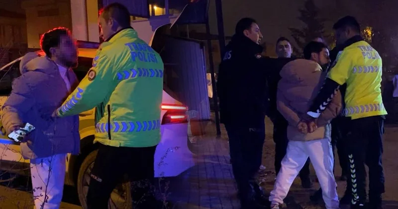 Ehliyetsiz ve alkollü arkadaşına ceza yazan polislere zor anlar yaşattı!