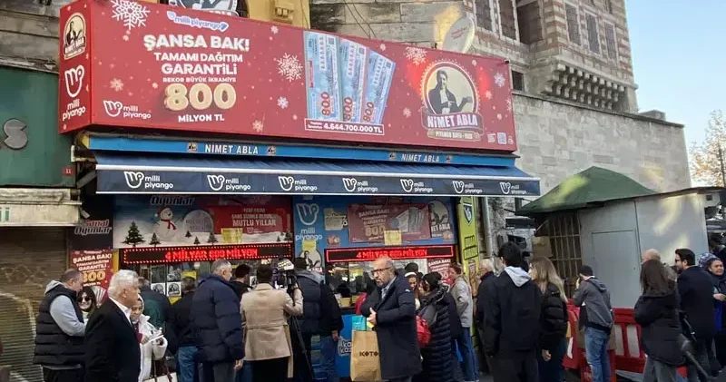 Yılbaşına sayılı günler kaldı; Nimet Abla gişesi önünde yoğunluk arttı