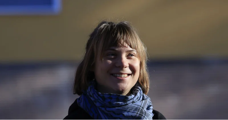 Greta Thunberg Filistin e destek gösterisi sırasında Londra da gözaltına alındı Dış Haberler