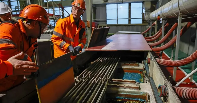 Bakır LME’de ton başına 12 bin 31 dolar seviyesine yükseldi