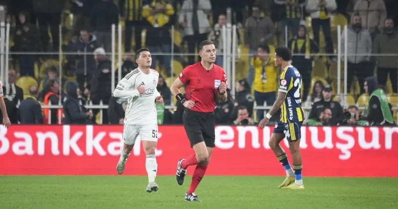 Fenerbahçe Beşiktaş derbisinde VAR uyarısı sonrası penaltı kararı Sözcü Gazetesi