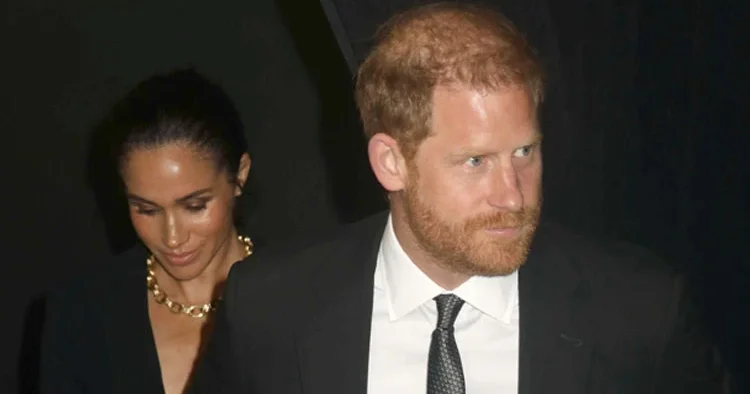 Babasını beklemedi, unvanını kendisi attı... Haydi bakalım... Şimdi oturup veliaht ağabeyim düşünsün!