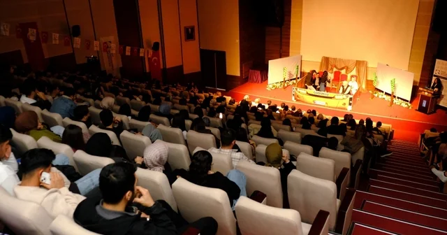 TOGÜ öğrencileri toplumsal rolleri sahneye taşındı Tokat Haberleri