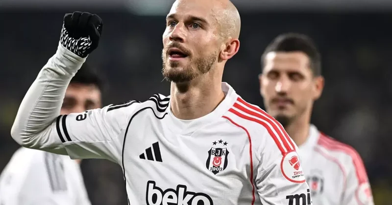 Yılın son derbisinde Beşiktaş, Fenerbahçe yi 90+1 de yıktı