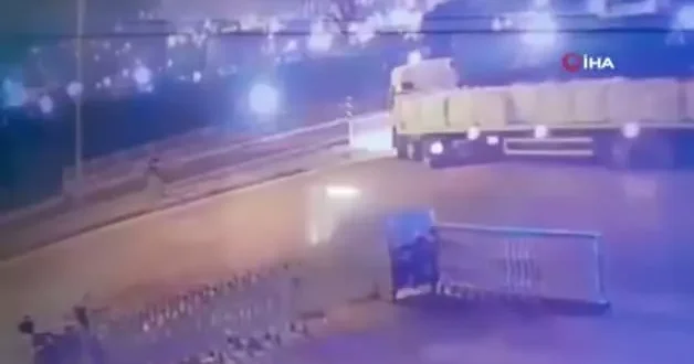 Tıra ok gibi saplandı: Gençlerin feci sonu yürekleri dağladı