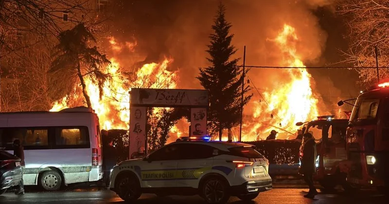 Diyarbakır da bir kafede çıkan yangın, itfaiye ekiplerince kontrol altına alındı