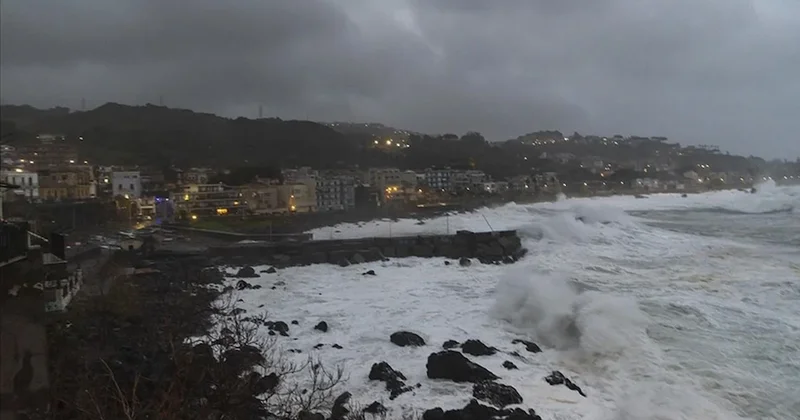 Akdeniz i Harry Fırtınası vurdu! 741 milyon euroluk hasar oluştu Sözcü Gazetesi