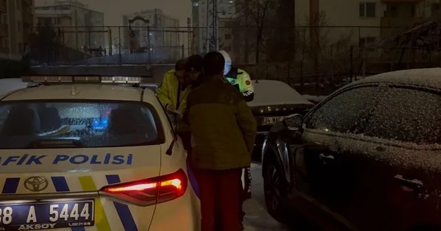 Alkollü sürücü çıkmaz sokağa girince yakayı ele verdi Drift atarak polisten kaçan sürücü 0.99 promil alkollü çıktı Kayseri Haberleri