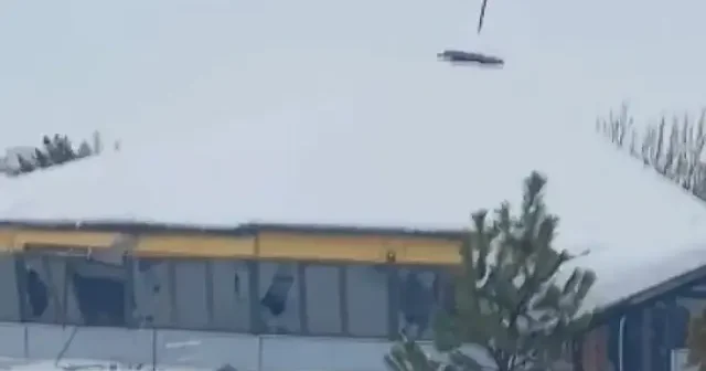 Sivas ta kar ağırlığına dayanamayan düğün salonu çatısı çöktü: O anlar kamerada VİDEO İZLE