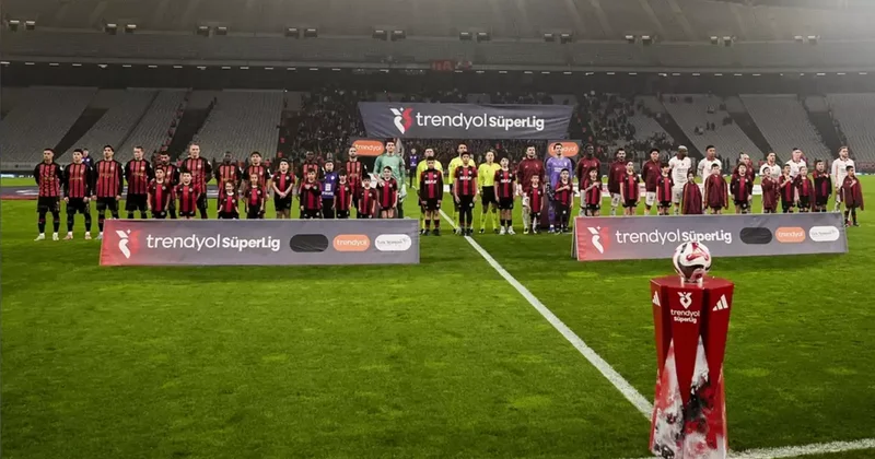 Galatasaray maç biter bitmez yeni transferini duyurdu