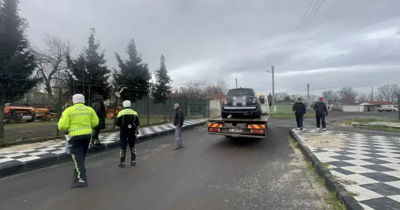 Çorlu’da abart egzozlu otomobile ceza kesildi