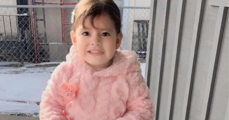 Minneapolis te bu kez de 2 yaşındaki kız çocuğu babasıyla gözaltına alındı; hâkim kararına rağmen annesine verilmedi!