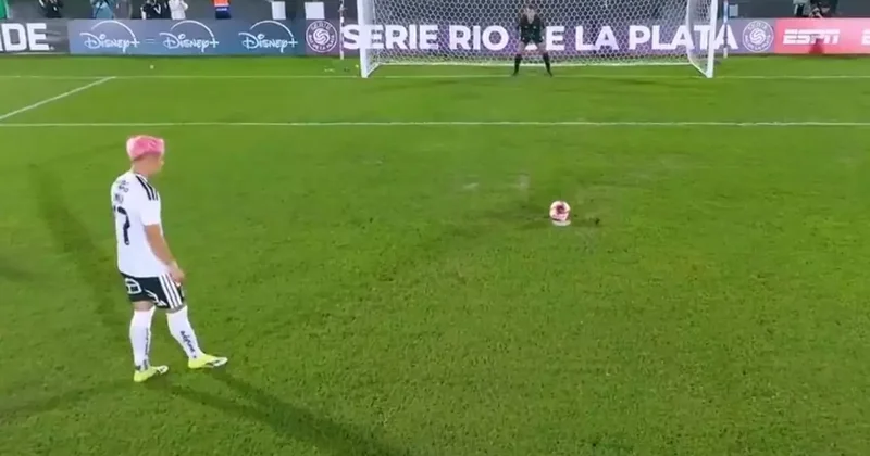 Penaltı için topun başına geçen futbolcu hayatını şokunu yaşadı