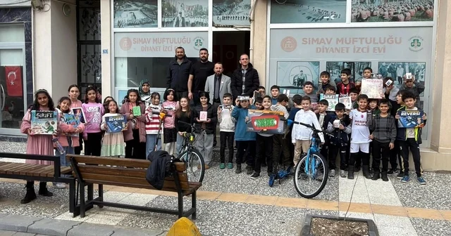 Simav Diyanet Genç Ofisi nden öğrencilere hediye sürprizi Kütahya Haberleri