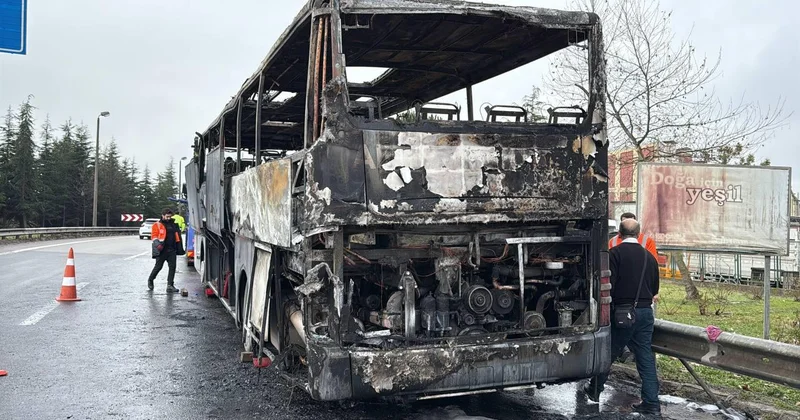 Anadolu Otoyolu nda yolcu otobüsü alevlere teslim oldu