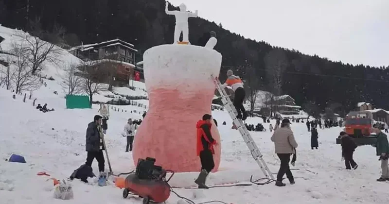 Rize de kardan dev çay bardağı yaptılar! Görenler gözlerine inanamadı Sözcü Gazetesi