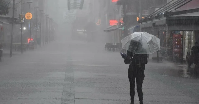 Dr. Özkan dan bulut tohumlama uyarısı: Yanlış bölgede sel riski İzmir Haberleri