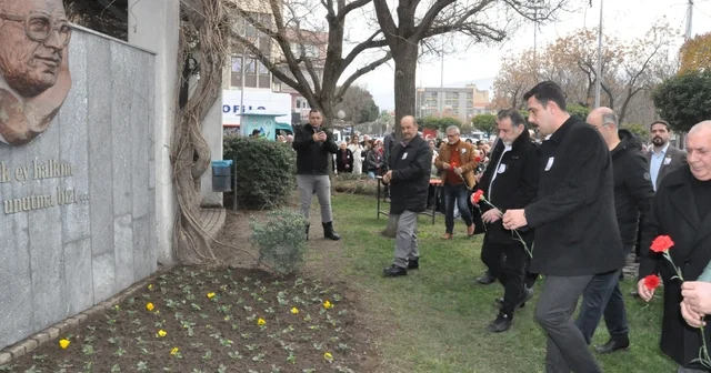 Uğur Mumcu, Salihli de karanfillerle anıldı Manisa Haberleri