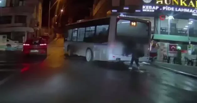 Otobüsün arkasında ölümle dans