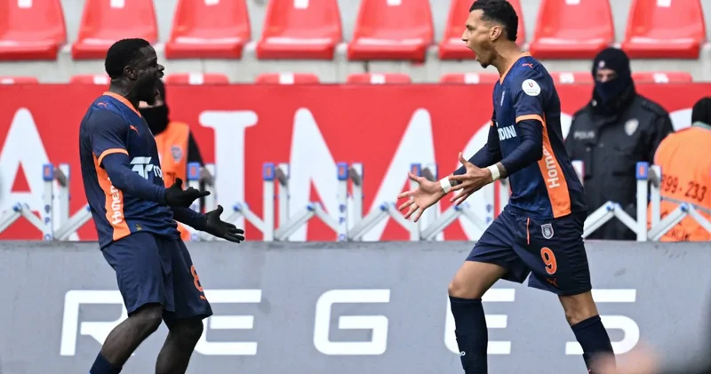 Başakşehir, Kayserispor u 3 golle geçerek yenilmezlik serisini 6 maça çıkardı