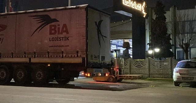 İnegöl OSB de TIR ın dorsesinden düşen işçi yaralandı Bursa Haberleri
