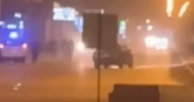 Kavga sonrası drift atıp yayaları biçti: 2 kişiye çarpıp kaçan sürücüye rekor ceza VİDEO İZLE