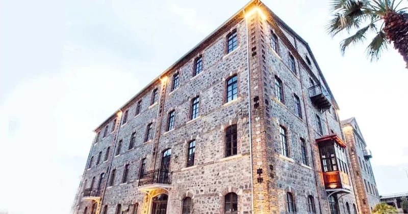 İzmir de 3 tarihi yapının belediyeden alınarak Vakıflar Genel Müdürlüğü ne devredilmesine CHP den tepki: Halka düşmanlıktır!