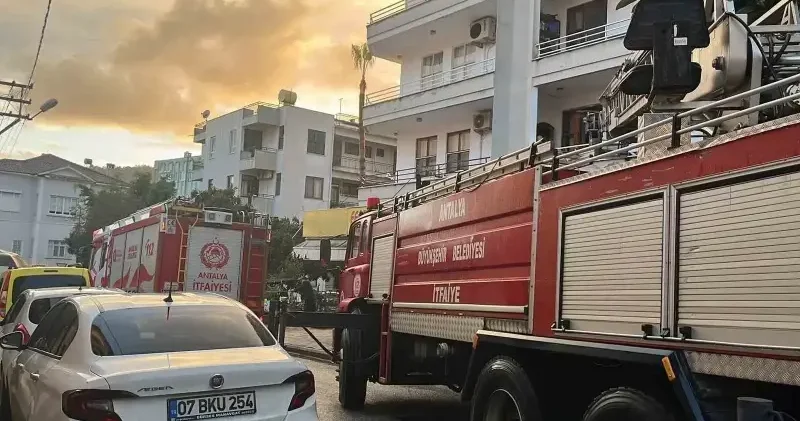 Alanya’da üç katlı binada çıkan yangın kontrol altına alındı Gündem Haberleri