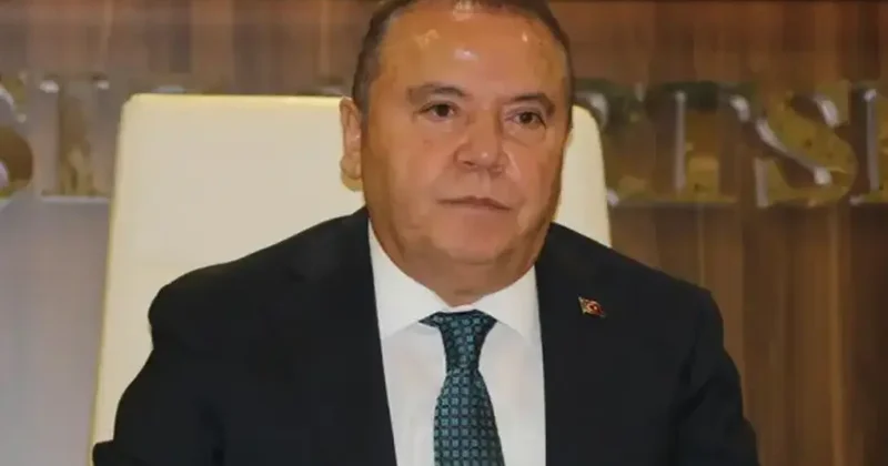 Muhittin Böcek hastaneye kaldırıldı