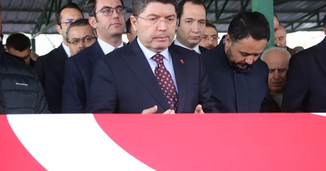 AK Parti Uşak eski Milletvekili Altay son yolculuğuna uğurlandı Uşak Haberleri