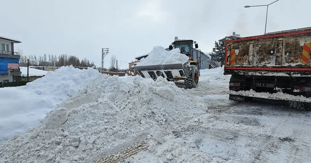 Aydıntepe de kar küreme ve tuzlama çalışmaları sürüyor Bayburt Haberleri