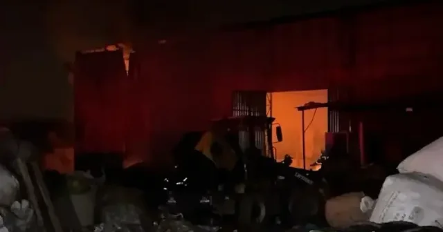 Gebze’de plastik atık deposunda yangın paniği VİDEO İZLE