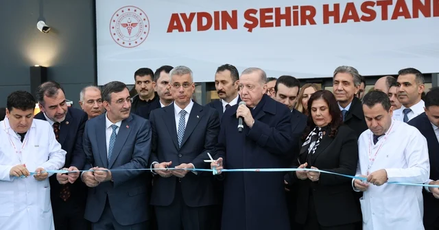 Cumhurbaşkanı Erdoğan: Her açıdan gurur verici bir şifa merkezini Aydın ımıza kazandırıyoruz Cumhurbaşkanı Erdoğan, Aydın Şehir Hastanesi nin açılışını yaptı Aydın Haberleri