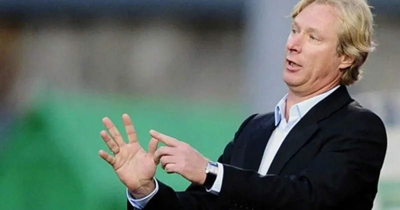 Ünlü teknik direktör tesisatçıyı döve döve hastanelik etti