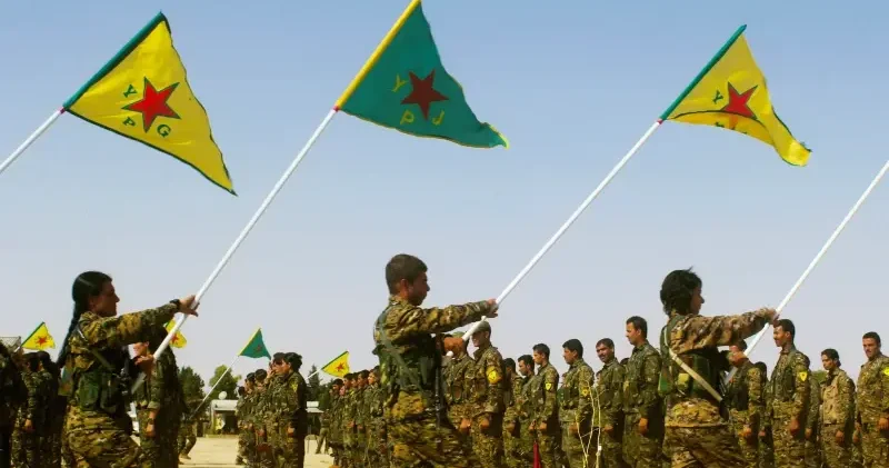 Terör örgütü YPG yandaşları Londra da vatandaşlara saldırdı Dünya Haberleri