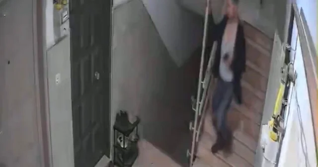 Eski eşine vahşeti yaşatan şahsın olay sonrası kaçma anları kamerada Gaziantep te vahşet: Eski eşini kezzapla ağır yaraladı Gaziantep Haberleri