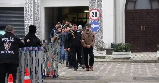 Kocaeli haberleri Kocaeli de kadın olup 483 milyon TL vurgun yaptılar: 24 tutuklu 24 Ocak 2026