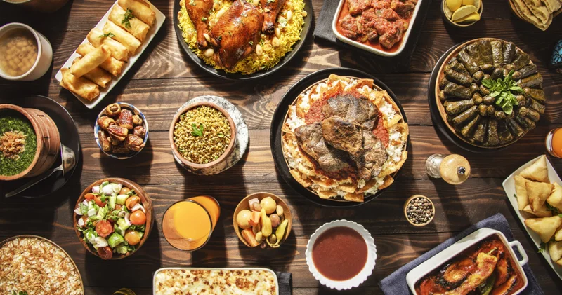 Bugün iftarda ne var? Oruç tutanları yormayacak şifa deposu tarhana çorbası ve sultan kebabı ile altıncı güne özel iftar menüsü!