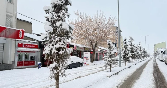 Patnos ta kar sürprizi: İlçe merkezine 40 cm kar yağdı Ağrı Haberleri