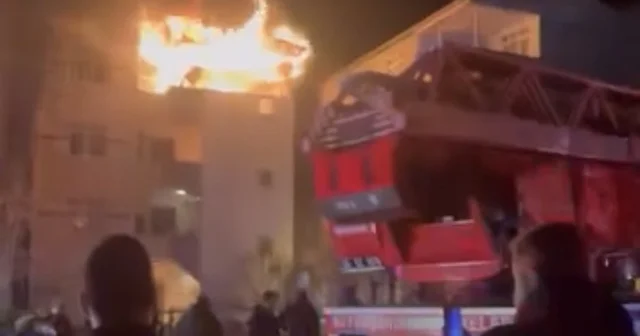 Samsun da çatı katı alev alev yandı: 1 yaralı Samsun Haberleri