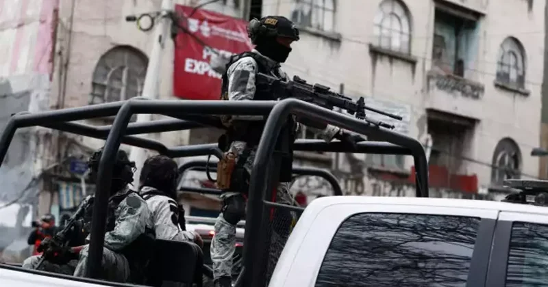 Ortalık savaş alanına döndü! Büyük yığınak! 9 bin asker konuşlandırıldı