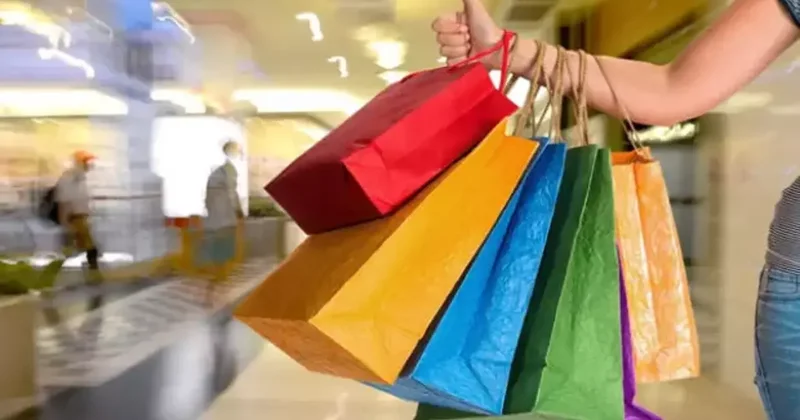 Ünlü devden beklenmedik karar: 457 mağaza birden kapanıyor! Yüzde 70 indirim yaptılar