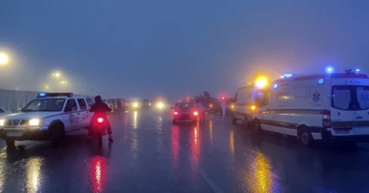 İran da helikopter kazası: Pazar yeri alevler içinde kaldı