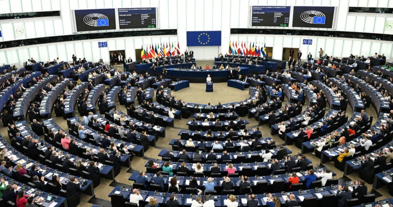 AB ABD ticaret anlaşması oylaması askıya alındı Dış Haberler