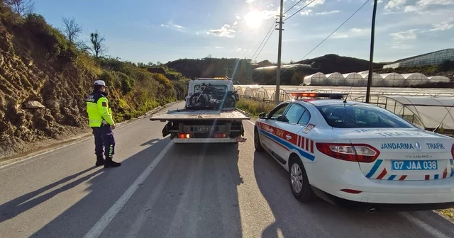 Çocukların motosikletli akrobasisine 37 bin lira ceza Antalya Haberleri